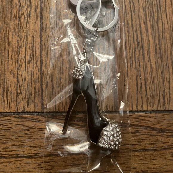 Black High-heel Shoe Keychain - Picture 1 of 3
